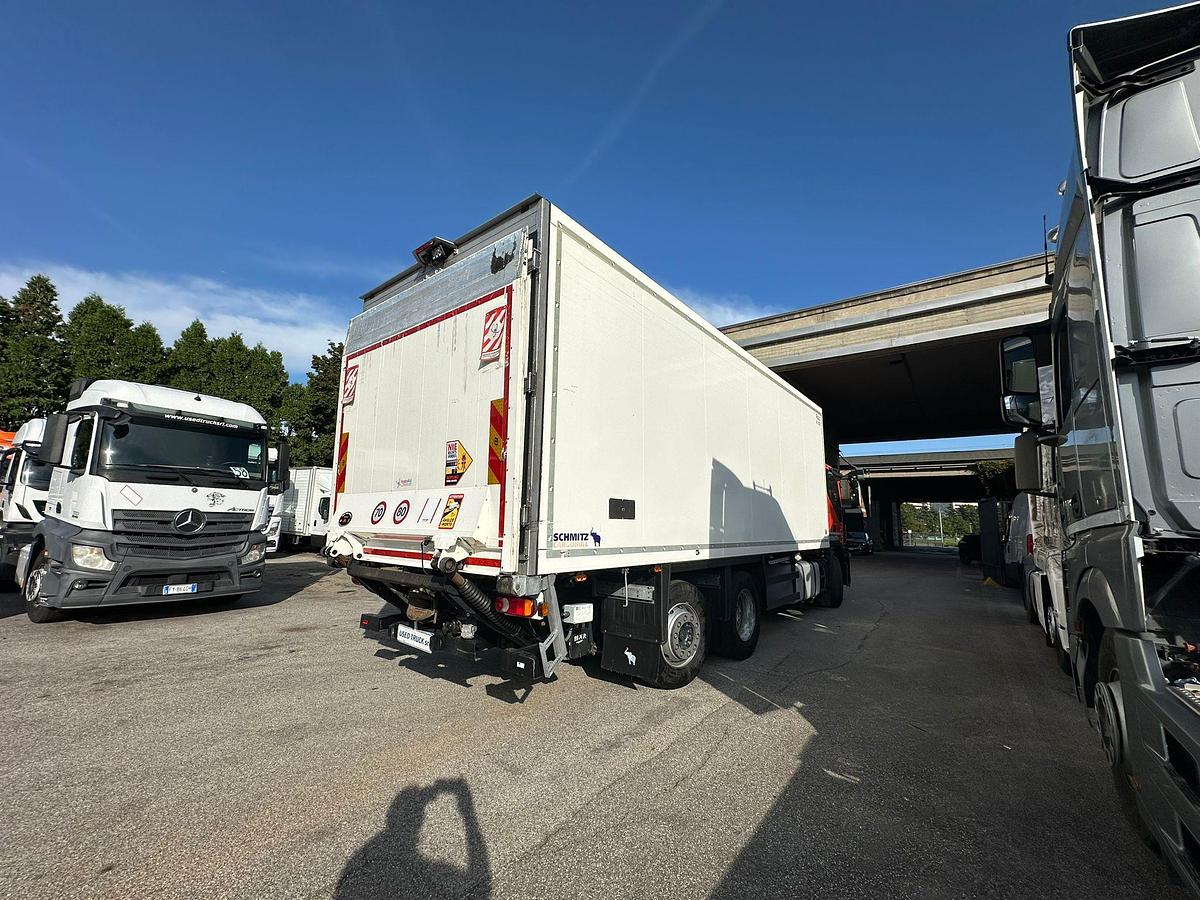 Usato Motrice tre assi Iveco Stralis 260s46 con Cella Frigo con motore ELETTRICO