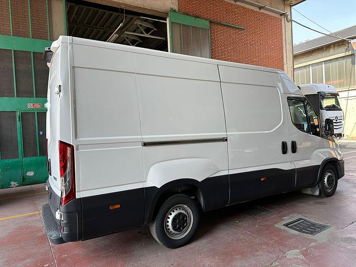 Usato Iveco Daily 35s16 LH2 Passo Medio alto euro 6 B