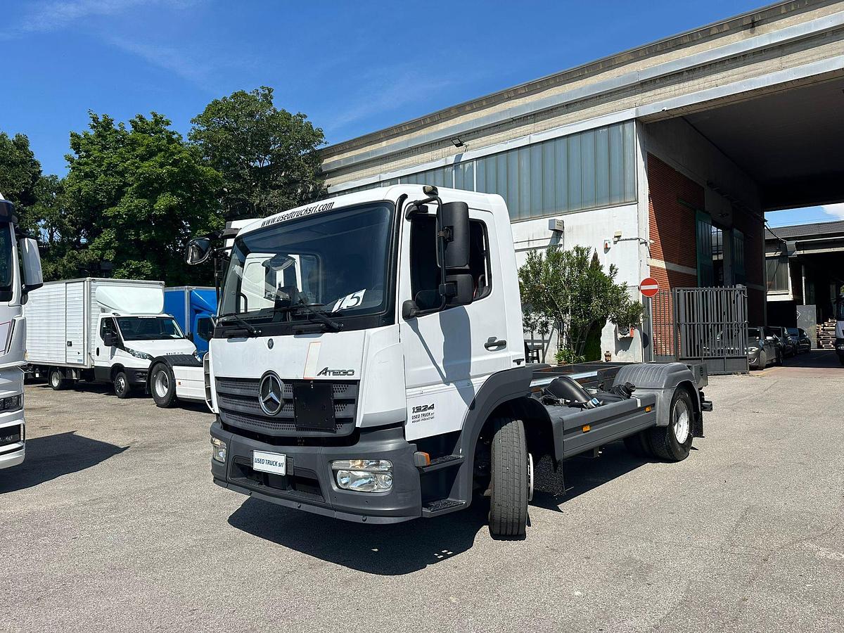 Usato Mercedes Atego 13.24 Telaio passo 3300 ADR anno 2017