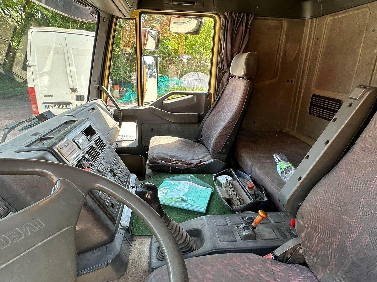 Usato IVECO EUROTECH 260E42 CASSONE FISSO CON GRU DIETRO CABINA FASSI  F140.23