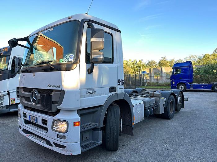 Usato MERCEDES BENZ 2532-6X2