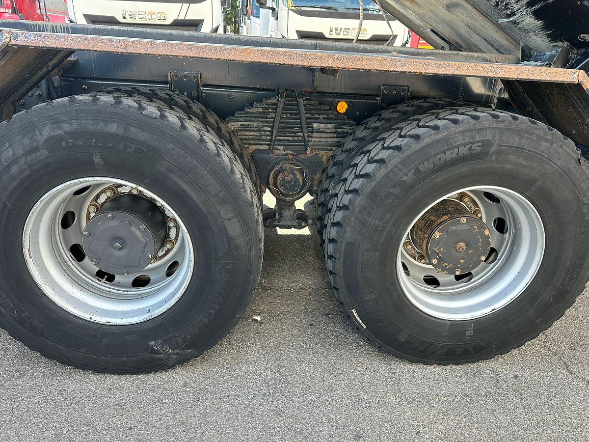 Usato Iveco Trackker 450 8x4 Ribaltabile posteriore Andreoli