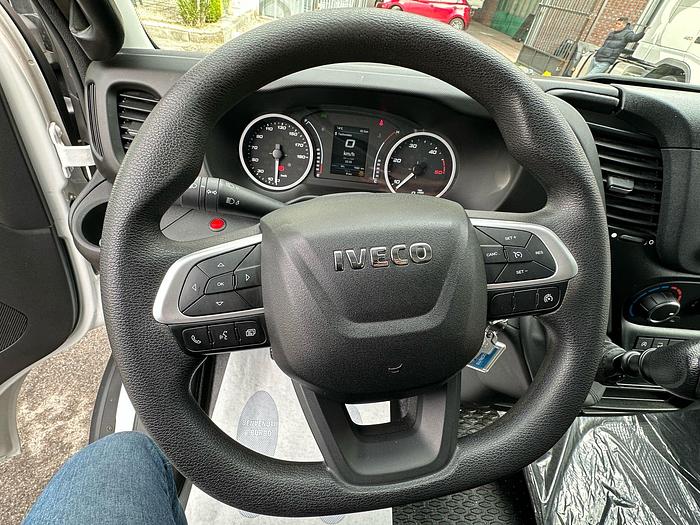 Usato IVECO DAILY 35c14 Furgone Box con sponda euro 6 E 2023