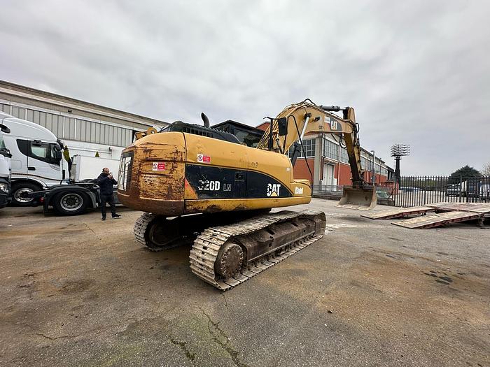Usato Escavatore cingolato Carterpillar 320 D 2010