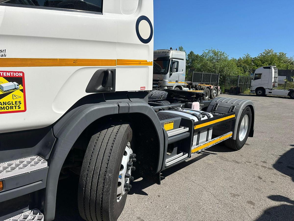 Usato SCANIA P410 CABINA CORTA ADR