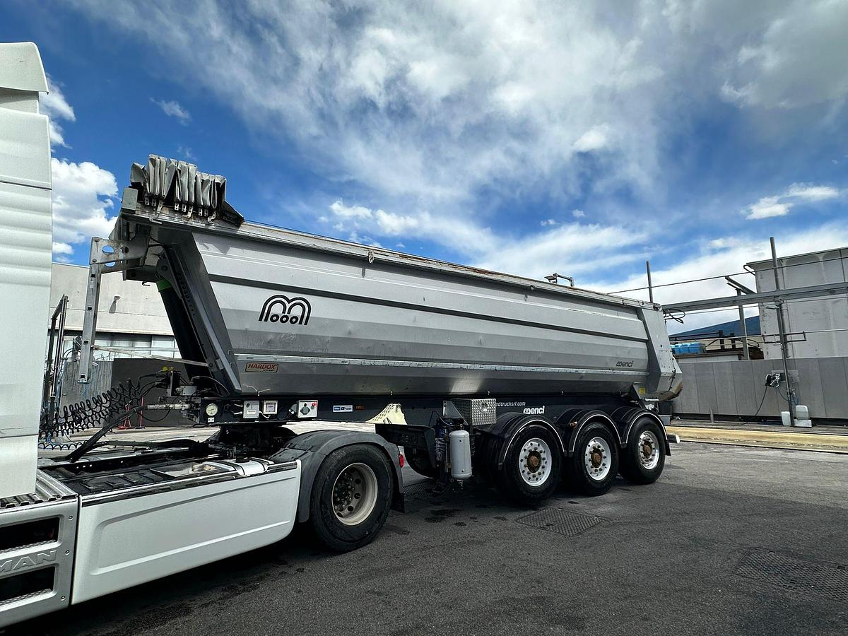 Usato Semirimorchio Menci 27 m^ ribaltabile posteriore