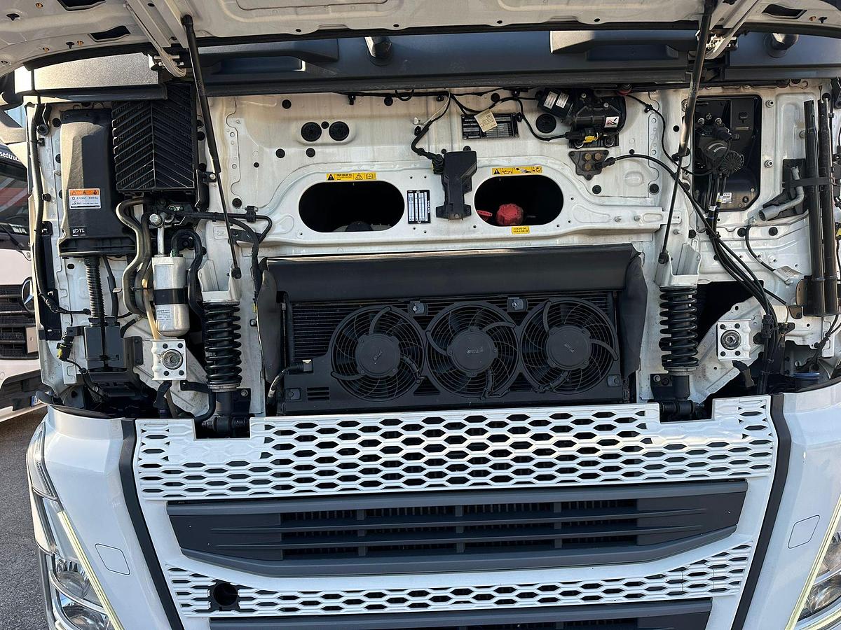 Usato Volvo FH 460 I-Save Automatico Retarder DOCUMNETI RUMENI