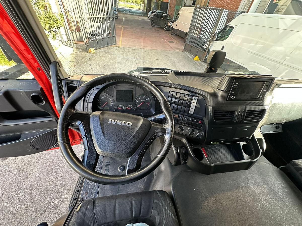 Usato Motrice tre assi Iveco Stralis 260s46 con Cella Frigo con motore ELETTRICO