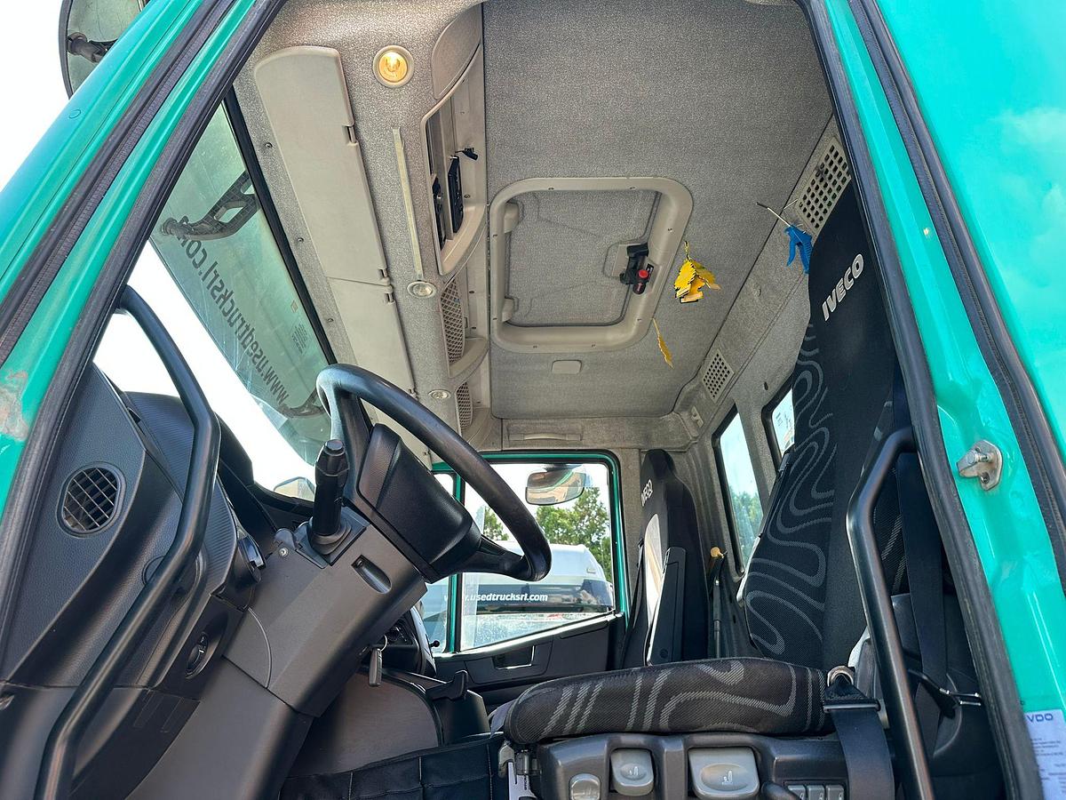 Usato Iveco Trakker 500 8x4 Vasca ribaltabile trilaterale ANDREOLI