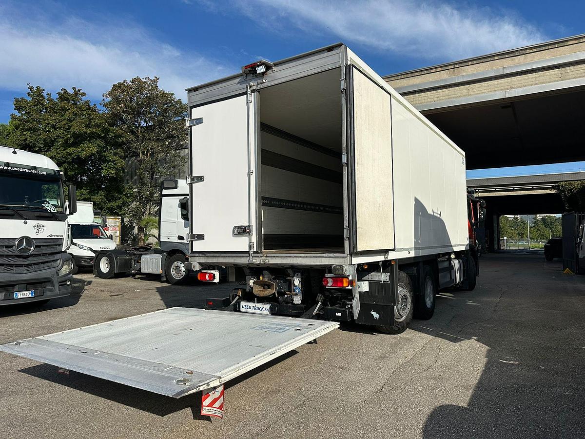 Usato Motrice tre assi Iveco Stralis 260s46 con Cella Frigo con motore ELETTRICO