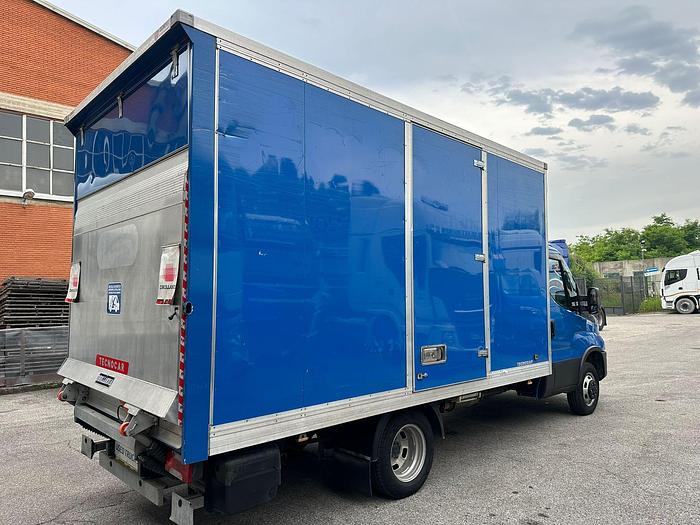 Usato Iveco Daily 35c16 Furgone box in alluminio con sponda battente euro 6b
