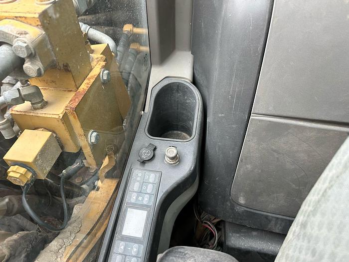 Usato Escavatore cingolato Carterpillar 320 D 2010