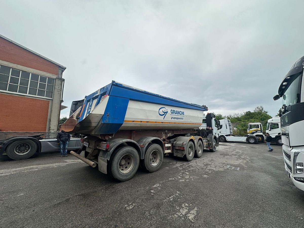 Usato Mercedes Actros 3344 6x4+Semirimorchio Tecnocar due assi