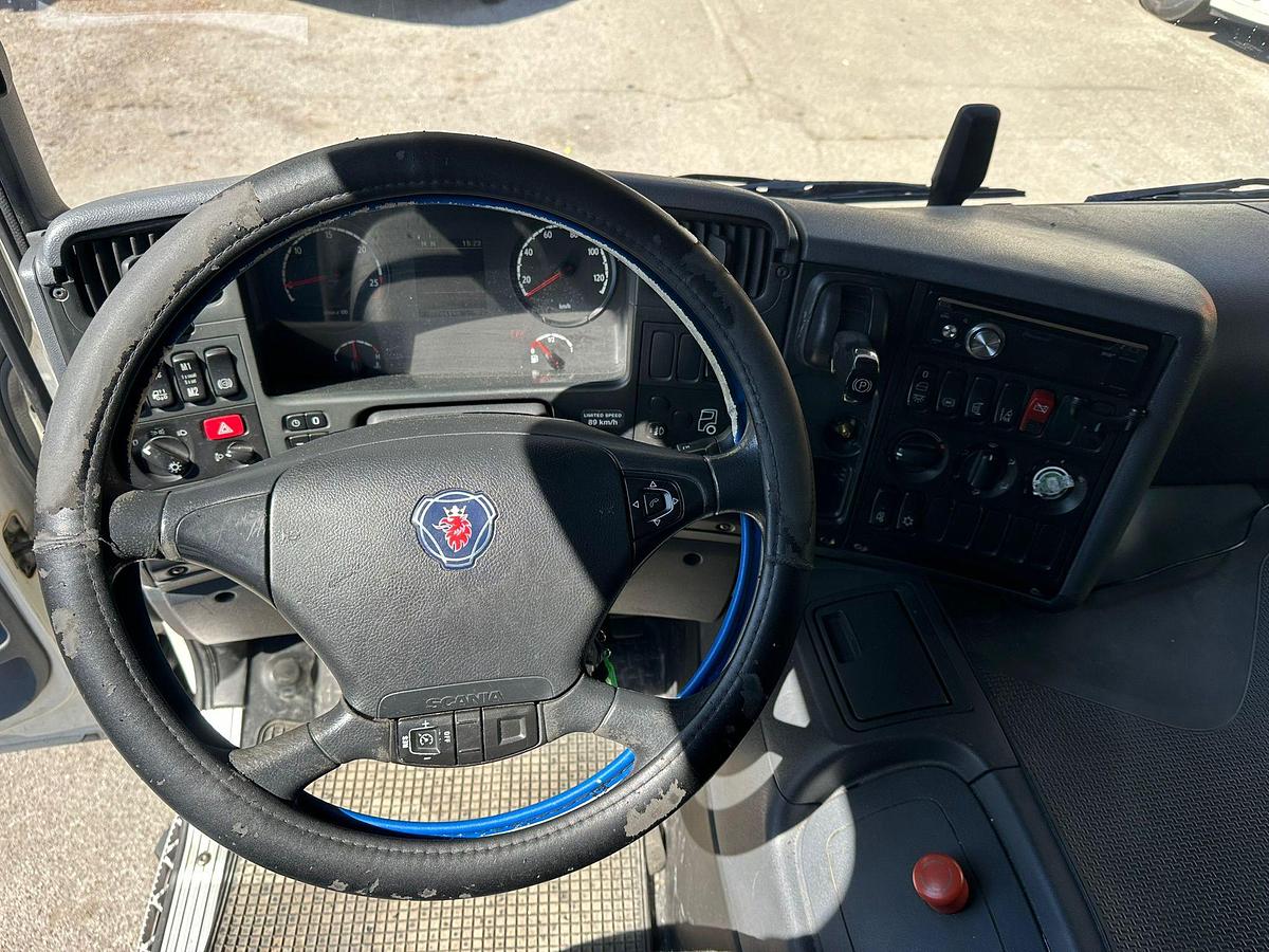 Usato SCANIA P410 CABINA CORTA ADR