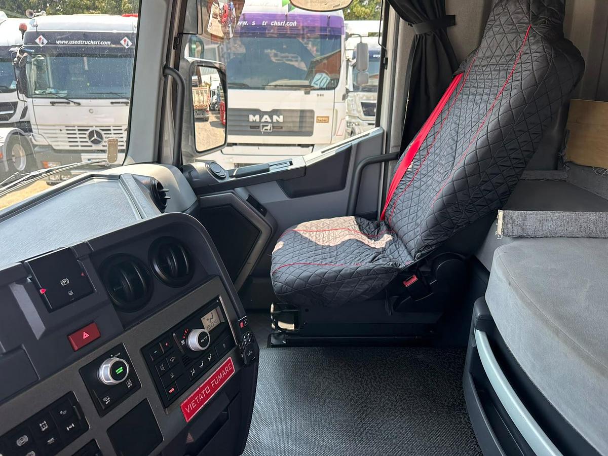 Usato Renault T 440 cambio automatico retarder ADR tutte le classi