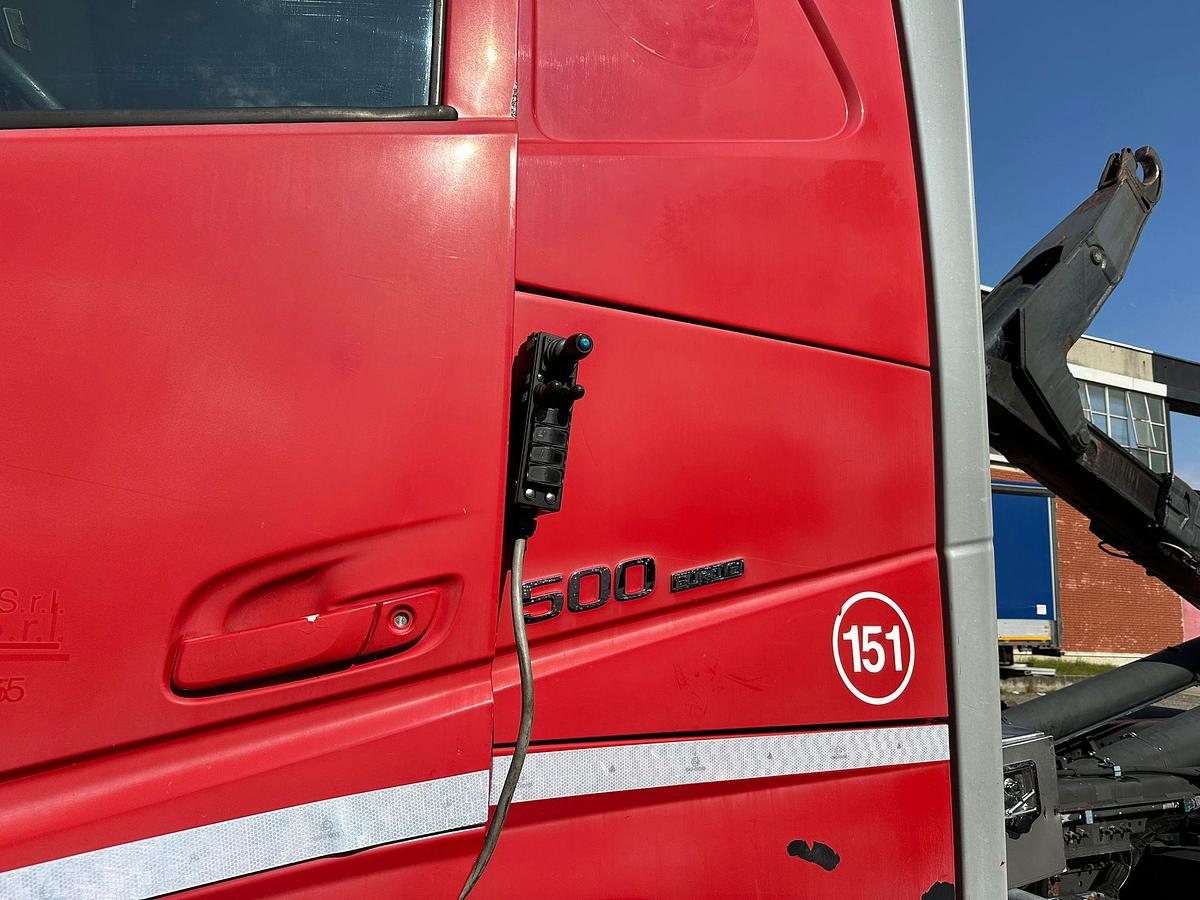 Usato VOLVO FH 500 6X2 con Scarrabile 26T+ rimorchio