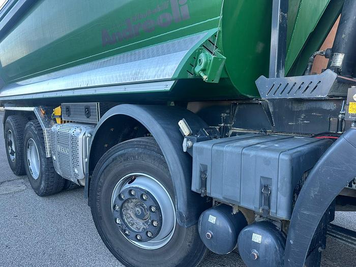 Usato Iveco Trackker 450 8x4 Ribaltabile posteriore Andreoli