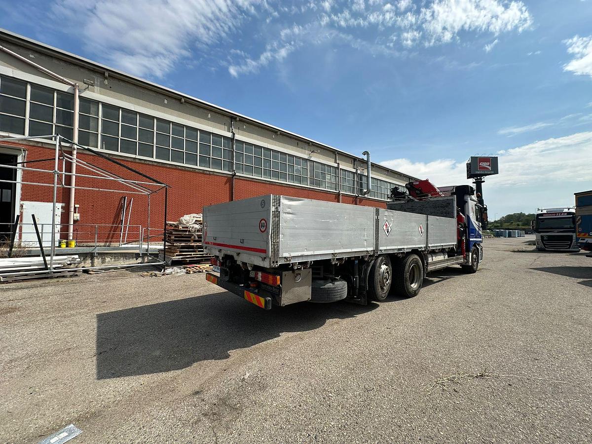 Usato MERCEDES 2548 CASOONE FISSO CON GRU DIETRO CABINA FASSI F 270C2.5