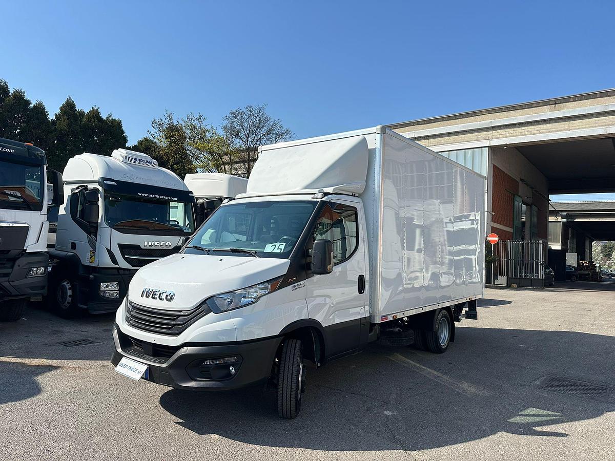 Usato IVECO DAILY 35 C14 FURGONE BOX CON SPONDA EURO 6 B 2024