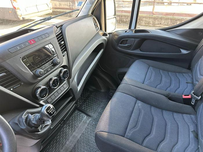 Usato Iveco Daily 35c16 cc 3.0 cv 160 Furgone Box con sponda euro 6D