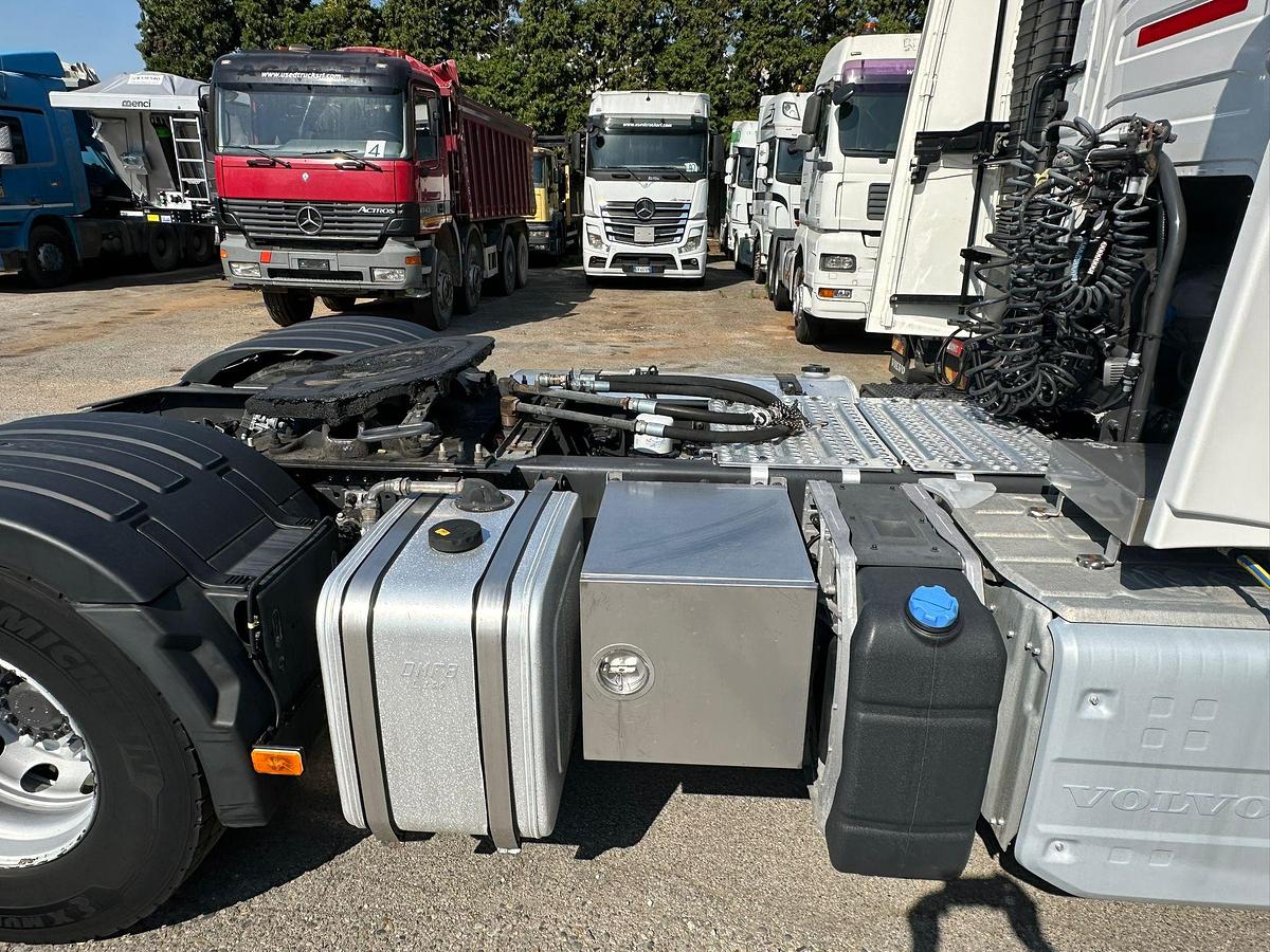 Usato Volvo FH 500 Automatico Web/Plus POMPA E PRESA DI FORZA KM 470.000