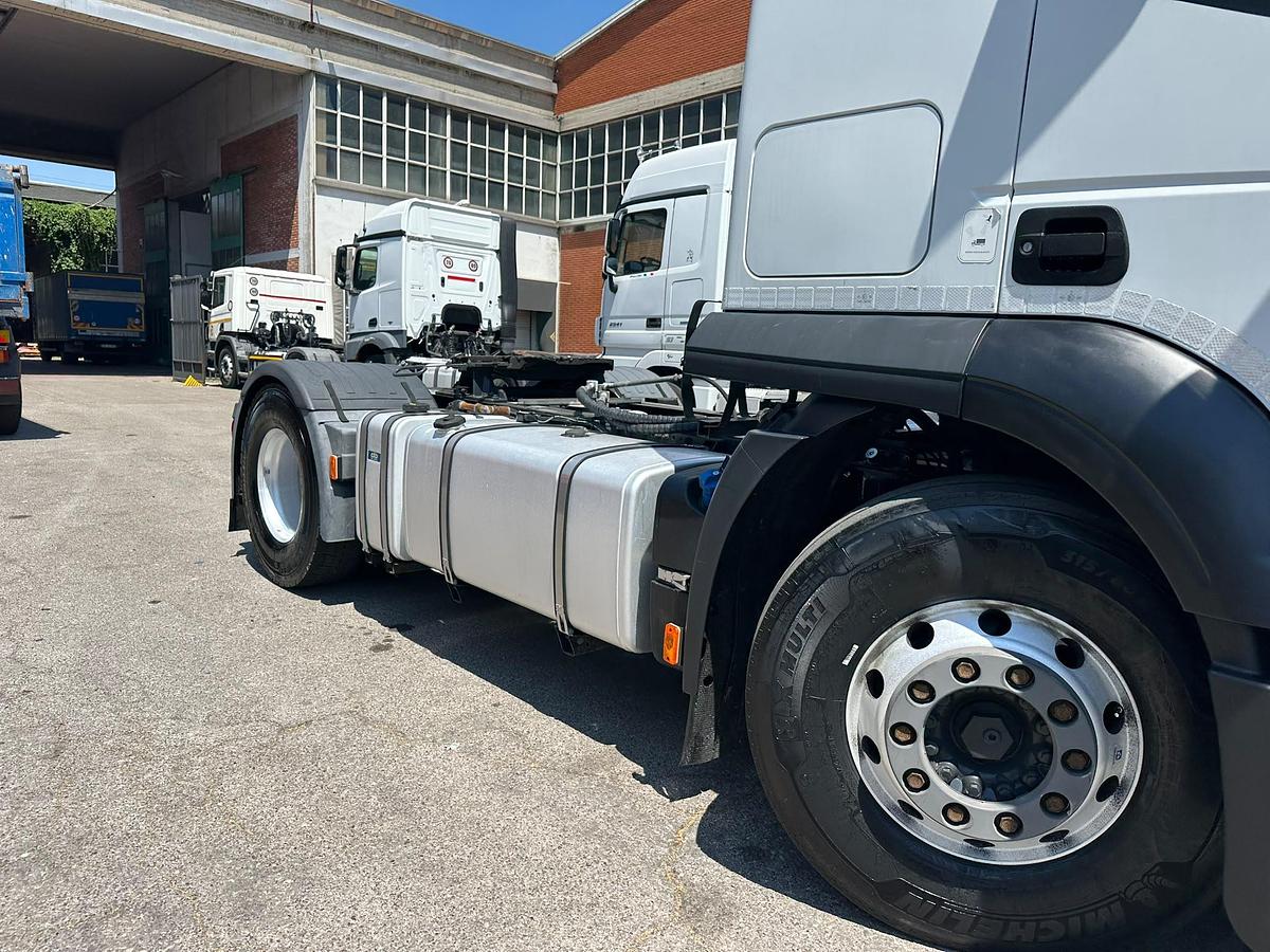 Usato iVECO STRALIS 460 CABINA A/T POMPA E PRESA DI FORZA ADR