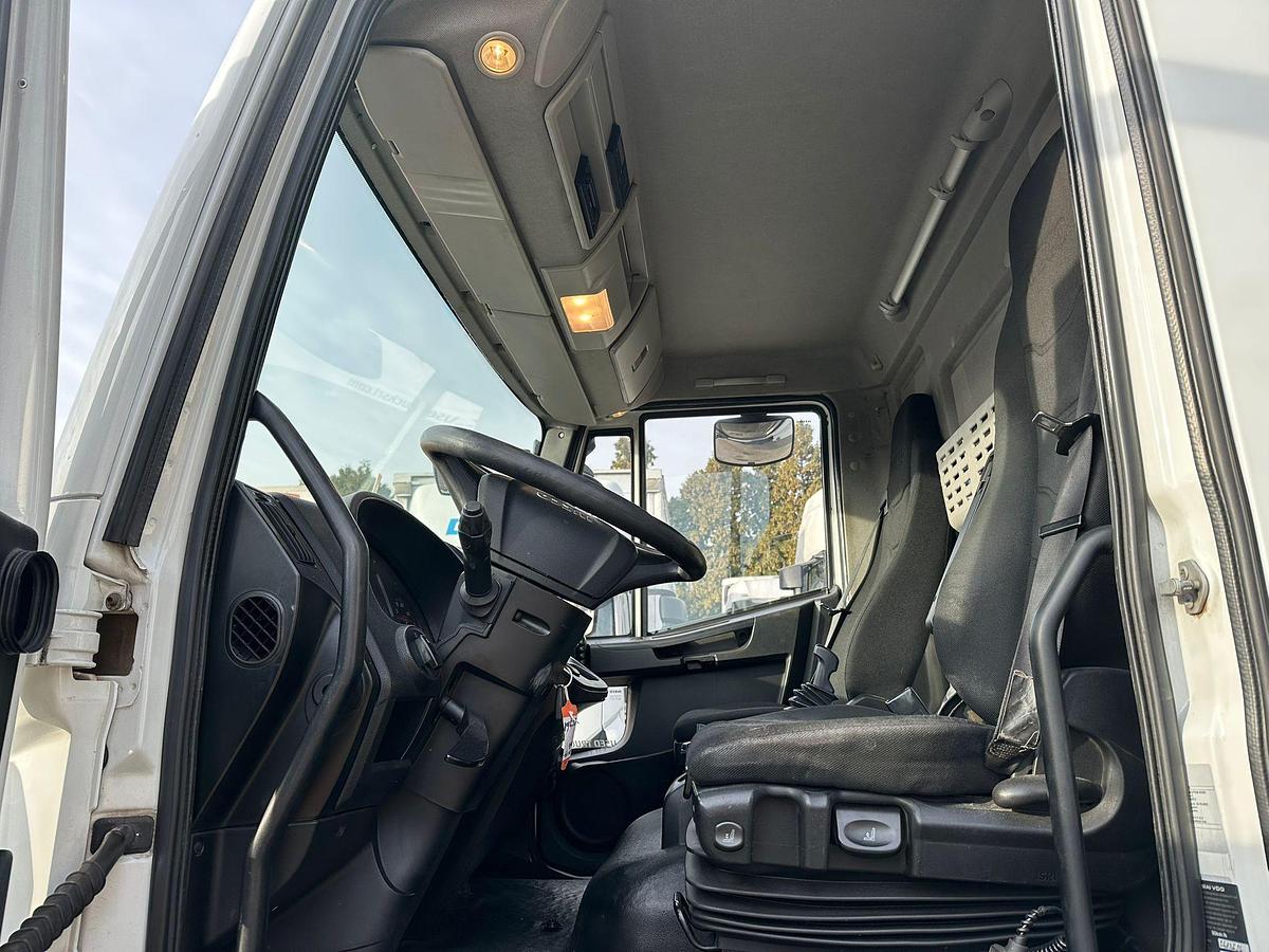 Usato MOTRICE DUE ASSI IVECO EUROCARGO 180S28 Centina e Telo con Sponda