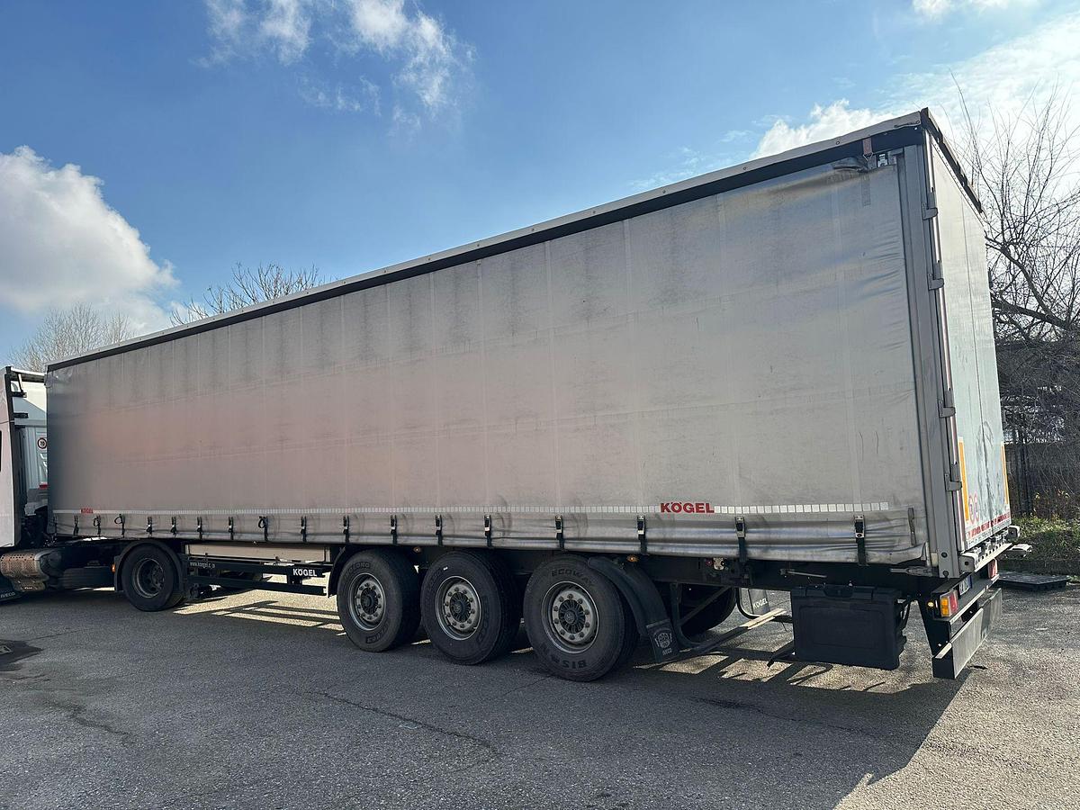 Usato Semirimorchio kogel anno 2023