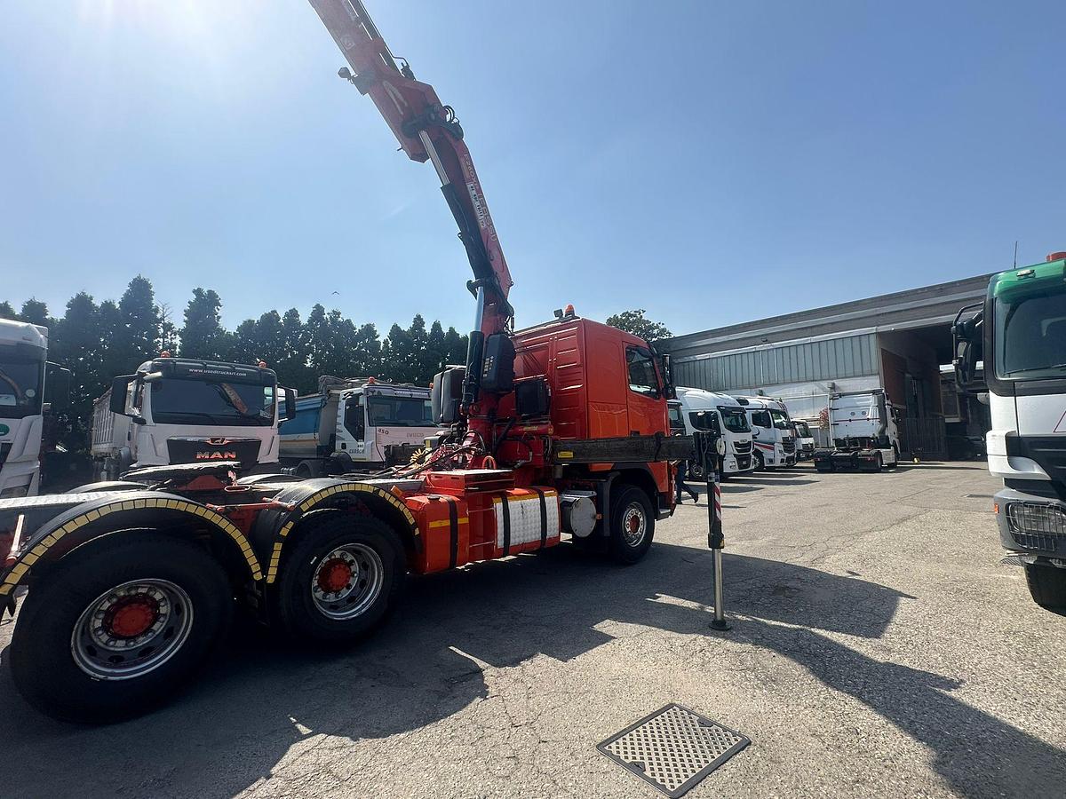 Usato VOLVO FH 460 8X4 STRADALE CON GRU FASSI F260BXP.24 