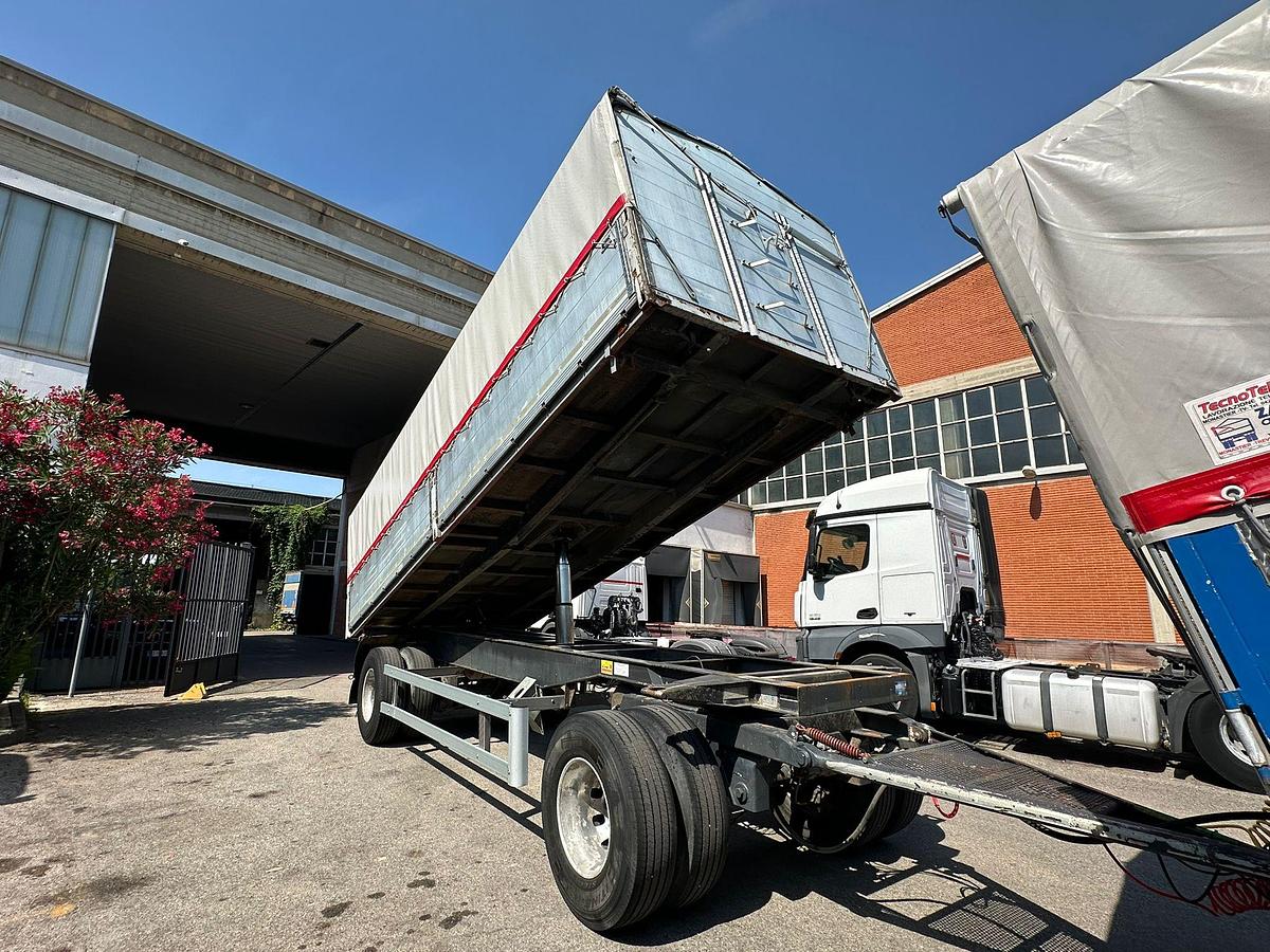 Usato MERCEDES ACTROS 2545 RIBALTABILE TRILATERALE+RIMORCHIO DUE ASSI RIBALTABILE TRILATERALE 2017