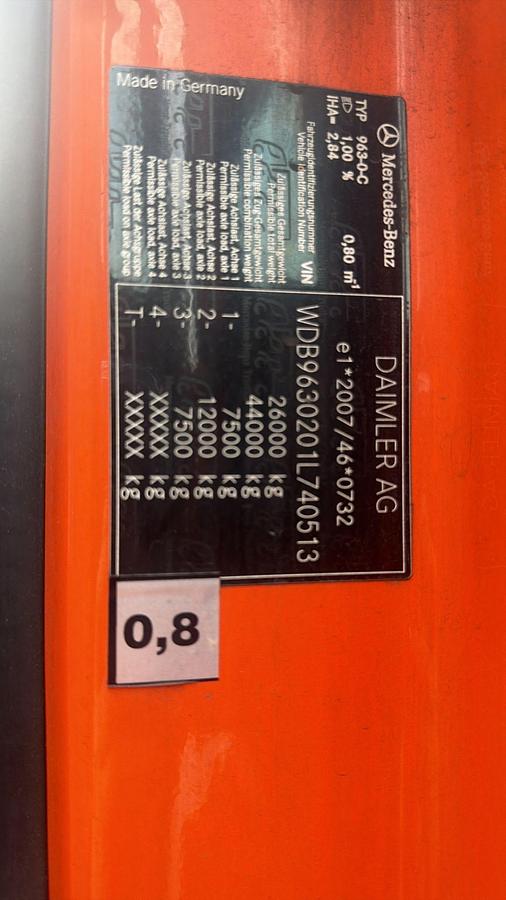 Usato Motrice tre assi Mercedes Actros Frigo 25.45 con spond mt 8.30