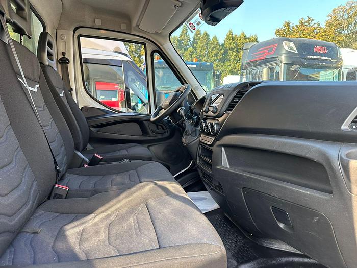 Usato Iveco Daily 35c16 cc 3.0 cv 160 Furgone Box con sponda euro 6D