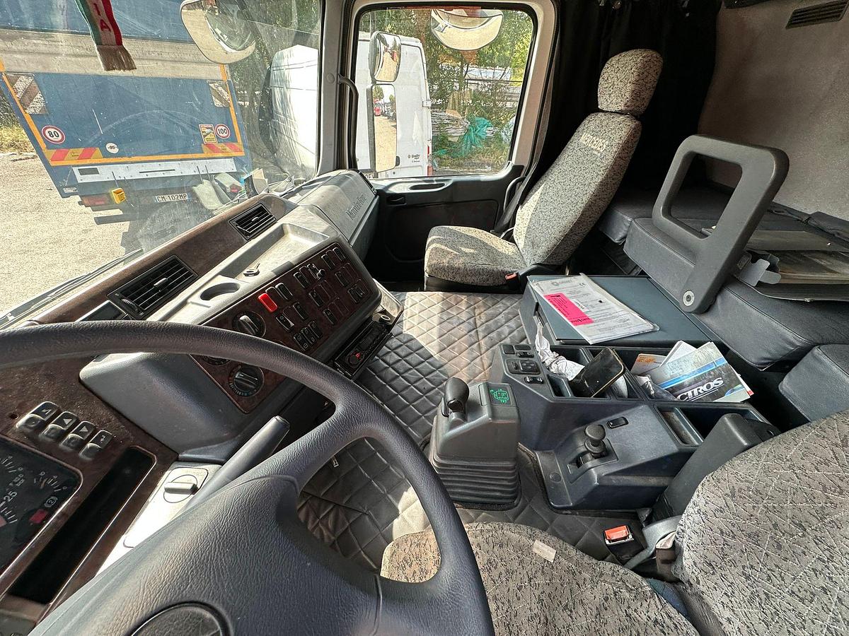 Usato MERCEDES 2548 CASOONE FISSO CON GRU DIETRO CABINA FASSI F 270C2.5