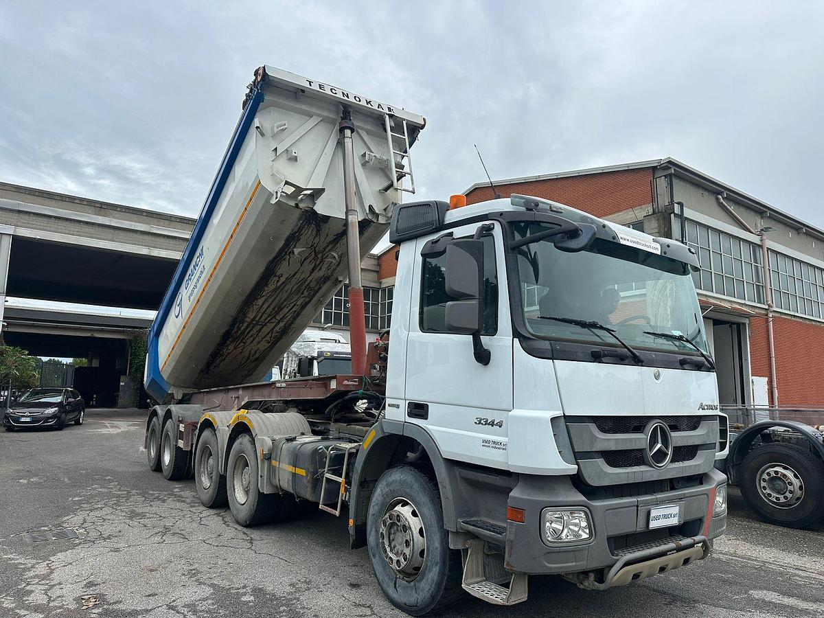 Usato Mercedes Actros 3344 6x4+Semirimorchio Tecnocar due assi