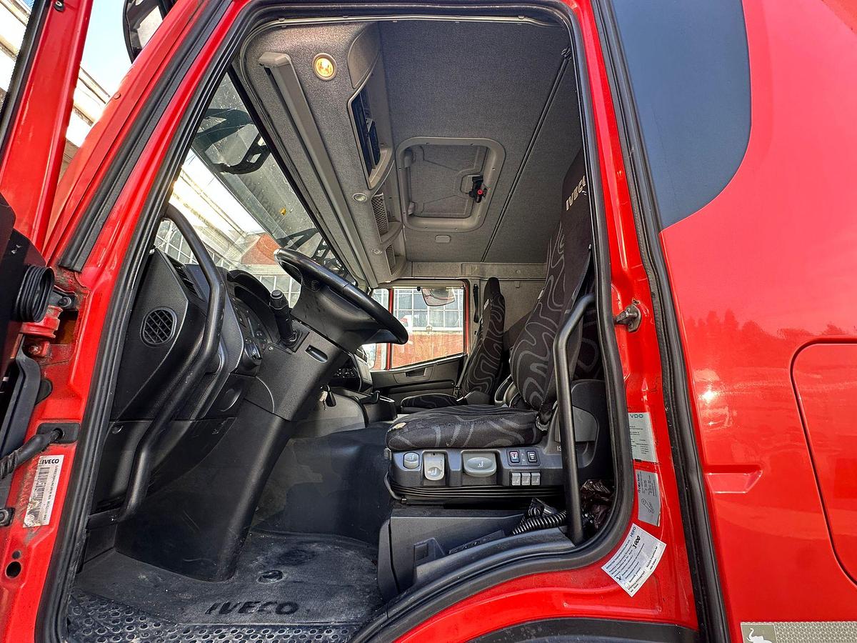 Usato Motrice tre assi Iveco Stralis 260s46 con Cella Frigo con motore ELETTRICO