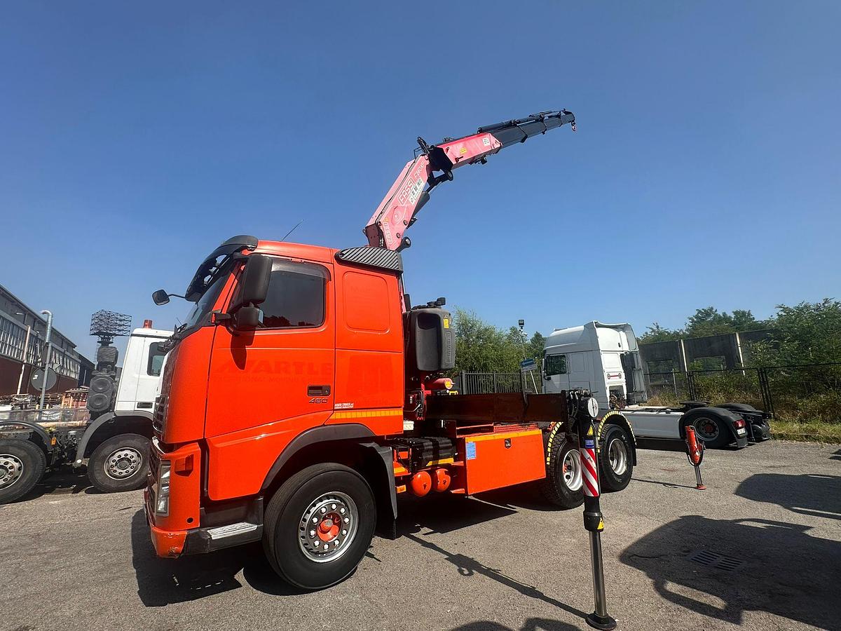 Usato VOLVO FH 460 8X4 STRADALE CON GRU FASSI F260BXP.24