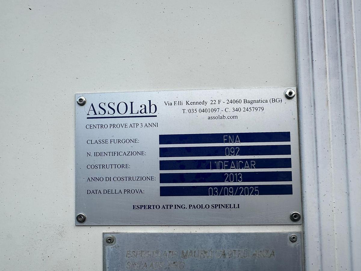 Usato Motrice tre assi Mercedes Actros Frigo 25.45 con spond mt 8.30