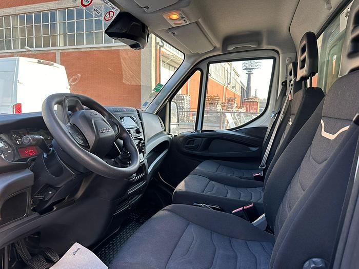Usato Iveco Daily 35c16 cc 3.0 cv 160 Furgone Box con sponda euro 6D