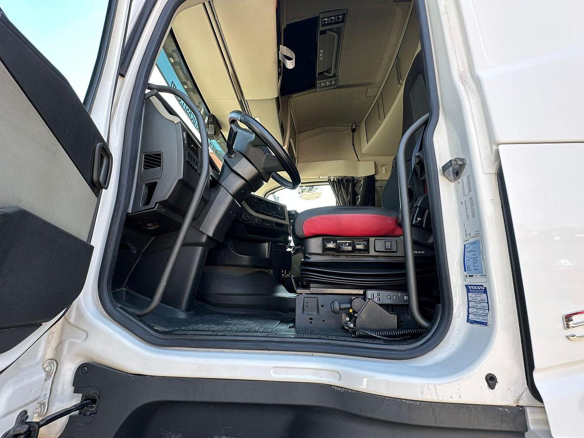 Usato Volvo FH 500 Automatico Web/Plus POMPA E PRESA DI FORZA KM 470.000