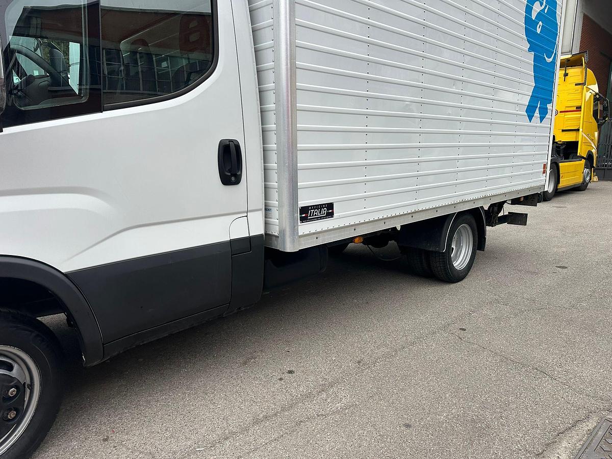 Usato IVECO DAILY 35C14 FURGONE CON SPONDA ANNO 2023