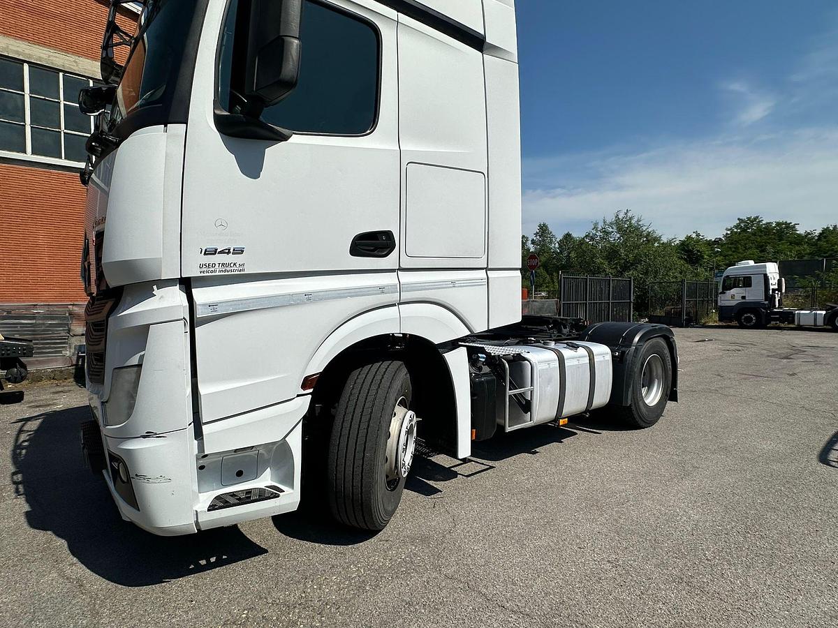 Usato MERDEDES ACTORS 1845 ADR TUTTE LE CLASSI KM 570000
