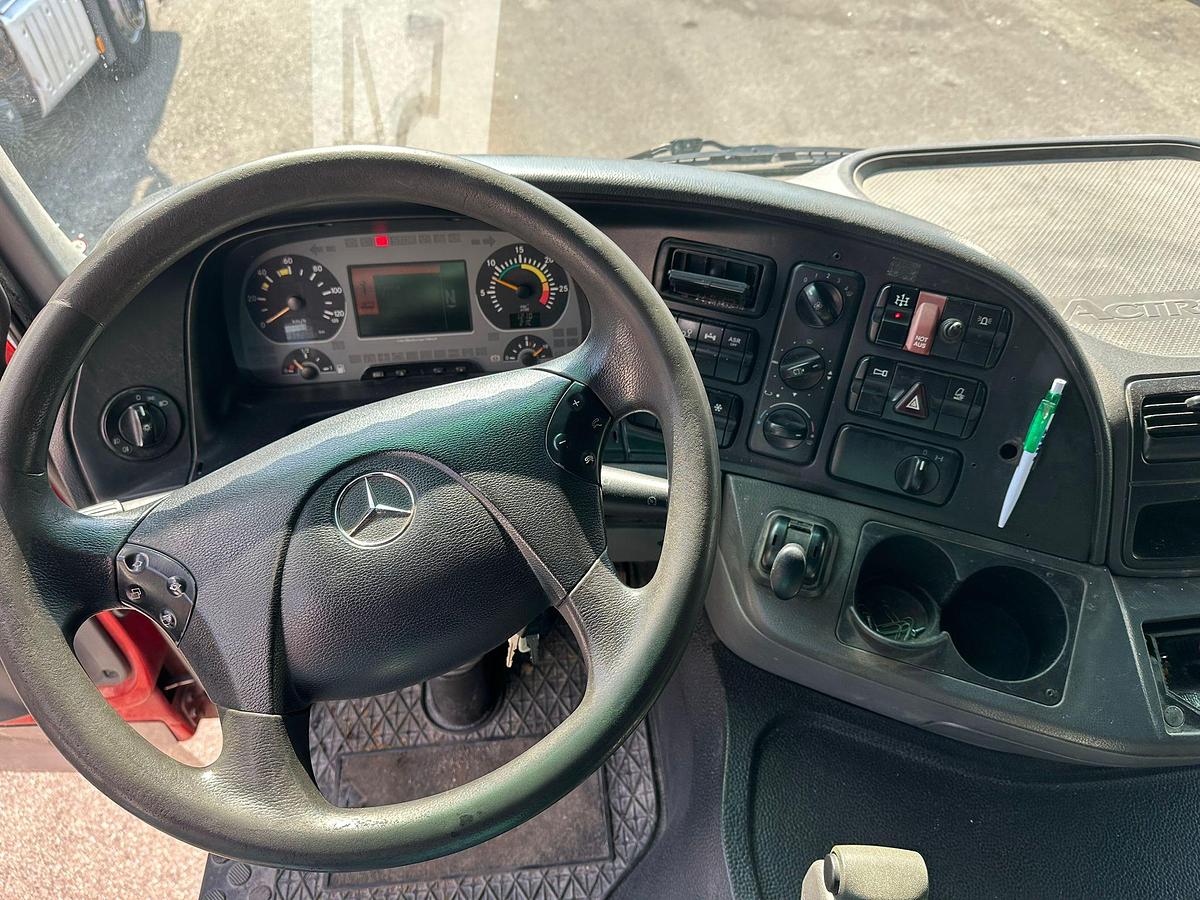 Usato Notrice tre assi Mercedes Actros 6x2 Scarrabile con gancio+rimorchio