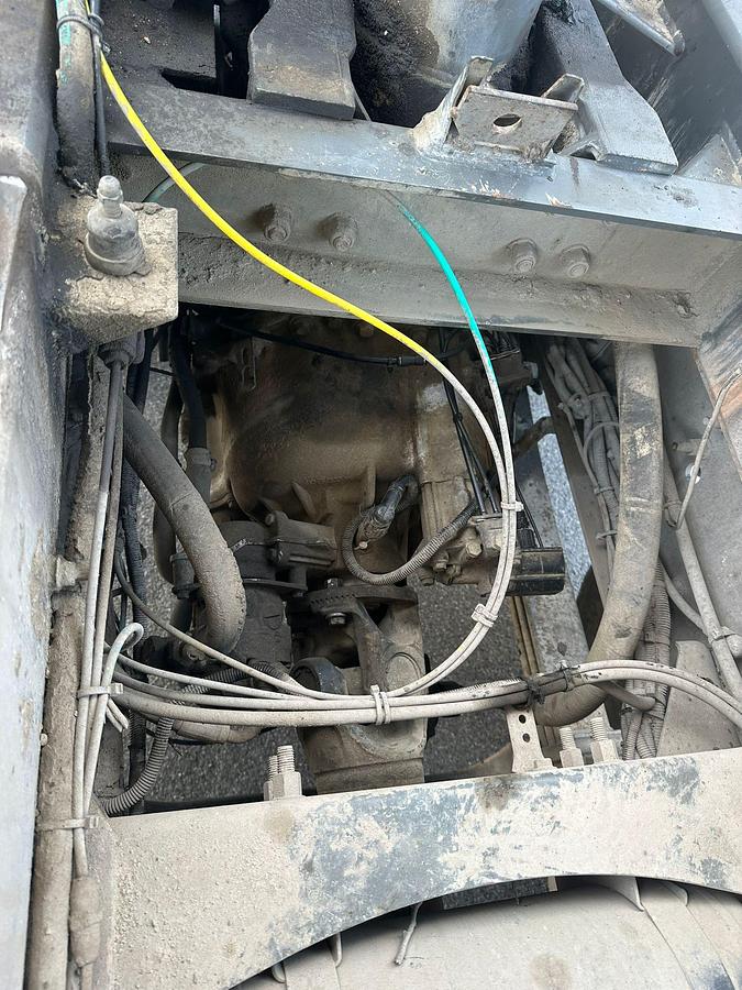 Usato MOTRICE QUATTRO ASSI VOLVO FM 420 8X4 RIBALTABILE POSTERIORE