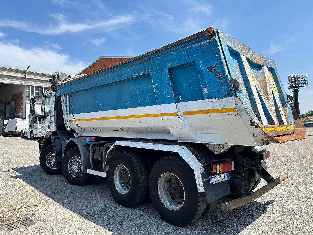 Usato Iveco Trackker 450 8x4 Ribaltabile posteriore MINERVA EURO 5