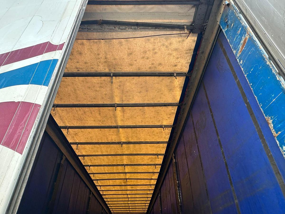 Usato Semirimorchio C.C.F.C Centina e telo alza/abbasa copri/scopri 1^asse sollevabile 3^sterzante 