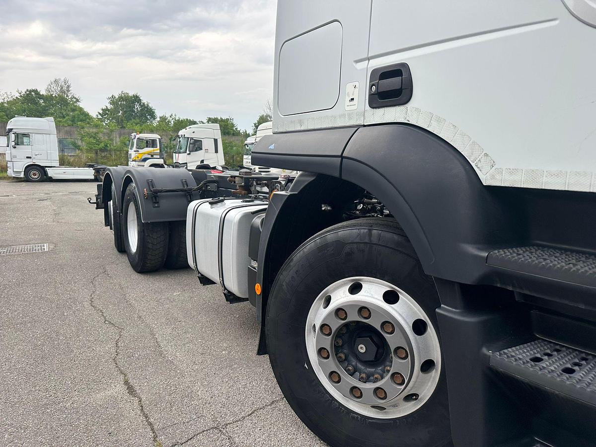 Usato Motrice tre assi Iveco Stralis 460 TELAIO PASSO 3800  ADR TUTTE LE CLASSI