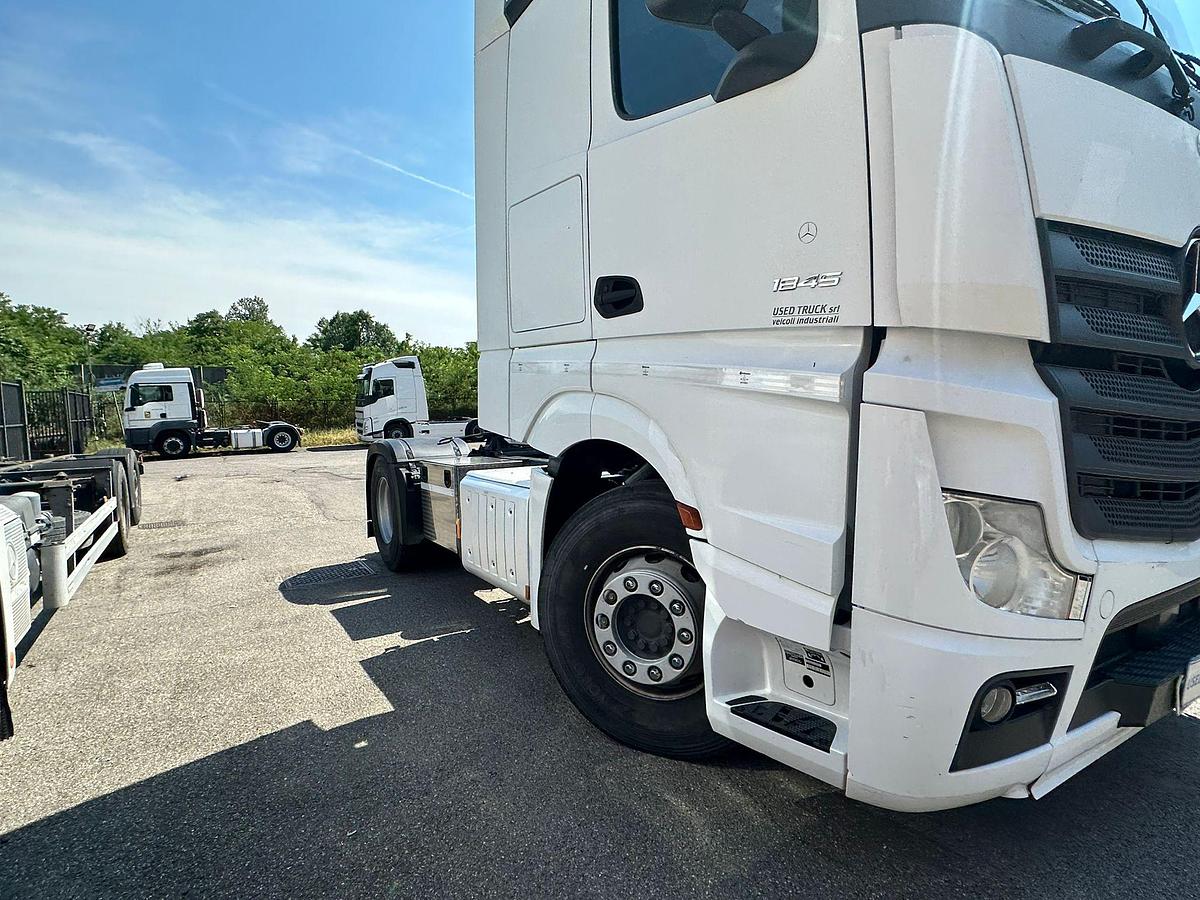 Usato MERDEDES ACTORS 1845 ADR TUTTE LE CLASSI KM 570000