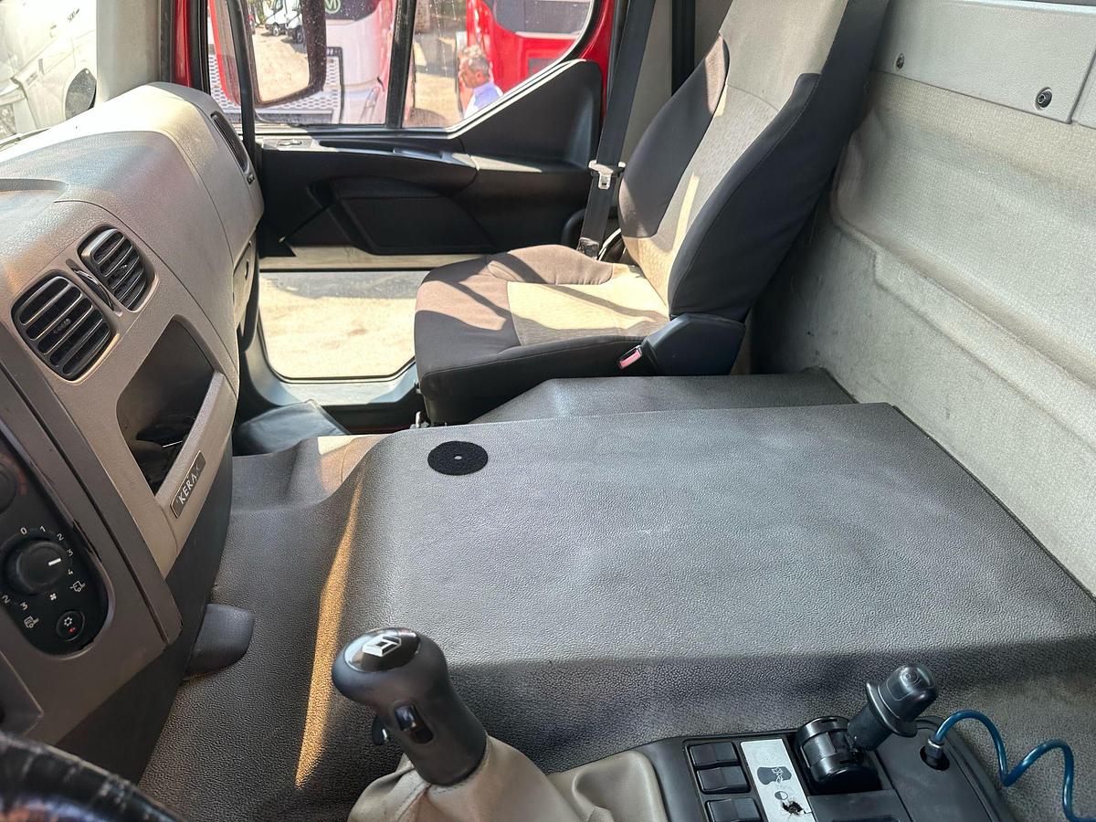 Usato Motrice Quattro assi Renault Kerax 8x4 Ribaltabile Posteriore sponda idraulica