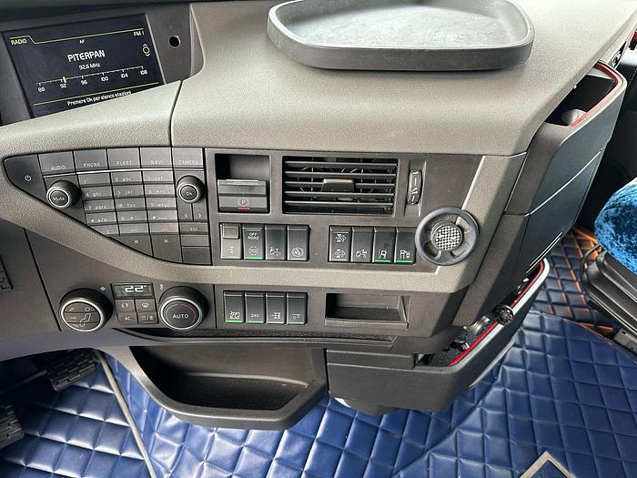 Usato VOLVO FH 500 AUROMATICO WEB/PLUS clima da fermo 2017