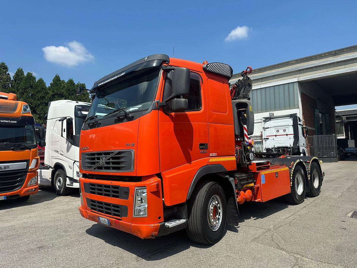Usato VOLVO FH 460 8X4 STRADALE CON GRU FASSI F260BXP.24 